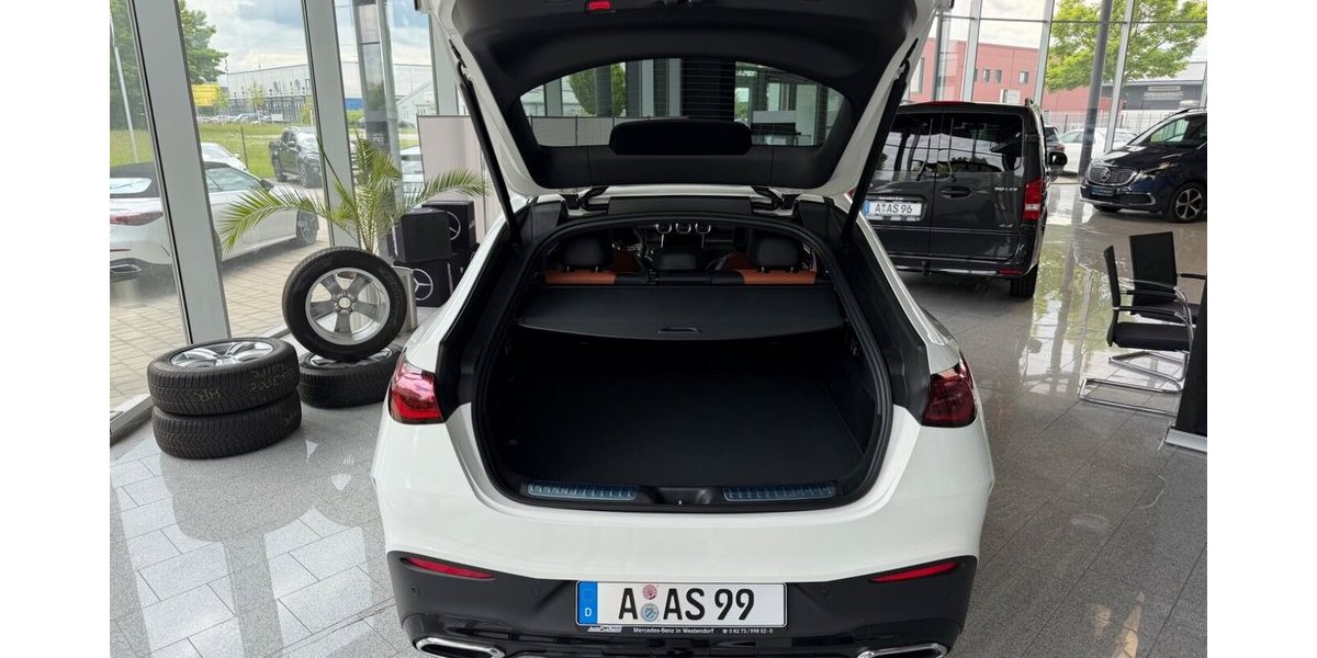 Mercedes-Benz GLC 200 4Matic AMG Line AMG+MBUX+BURM+NIGHT+LED 5.000 km 76.990 &euro; Westendorf 86707