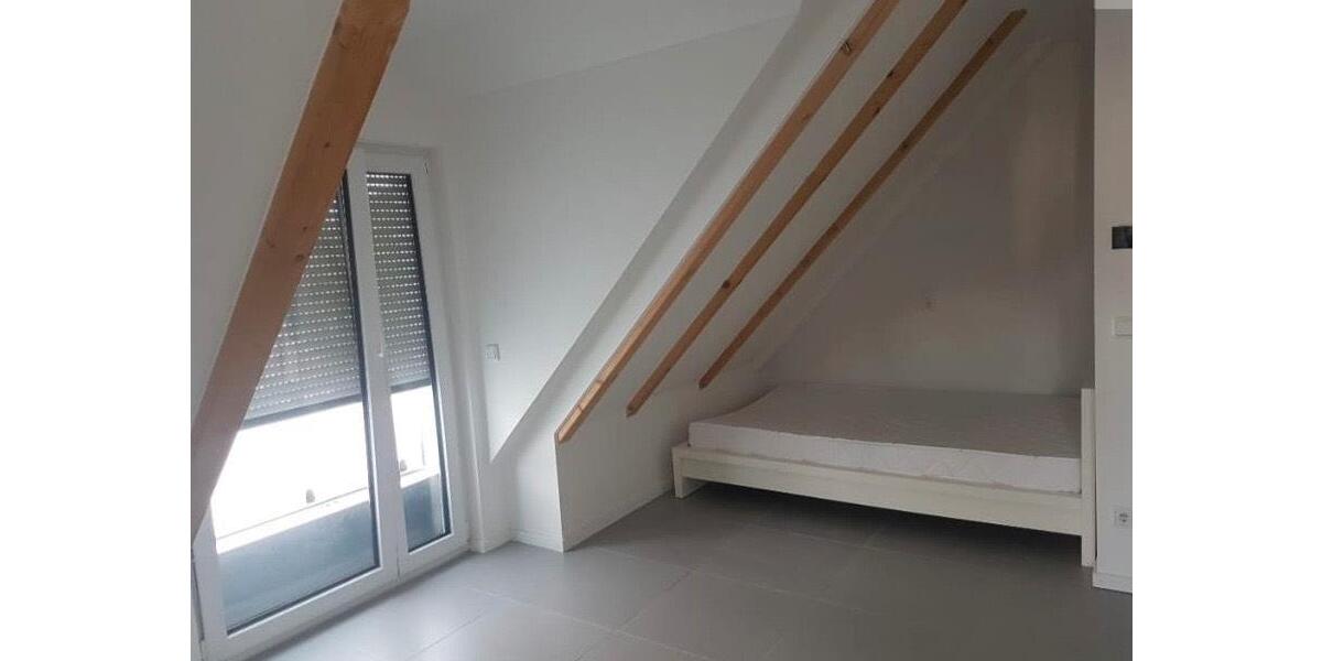 Dachgeschoßwohnung Augsburg Lechhausen - 4 Zimmer, 75 m&sup2;, 580&euro; | Angebot:25138067