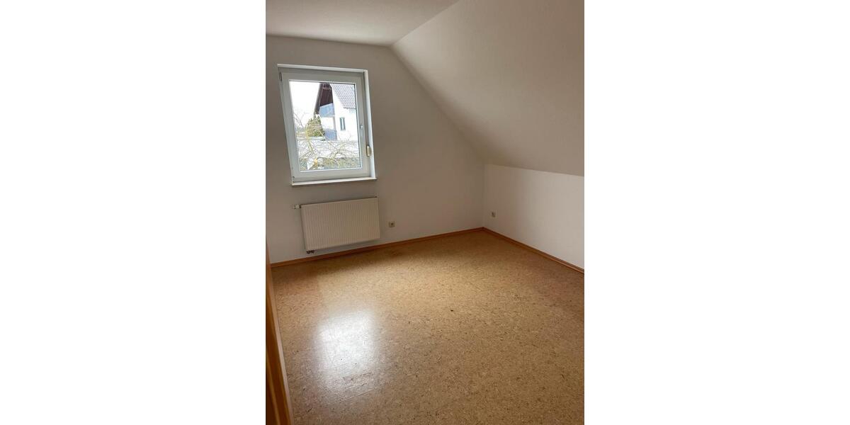 Etagenwohnung Rehling - 4 Zimmer, 145 m&sup2;, 2.250&euro; | Angebot:25497536