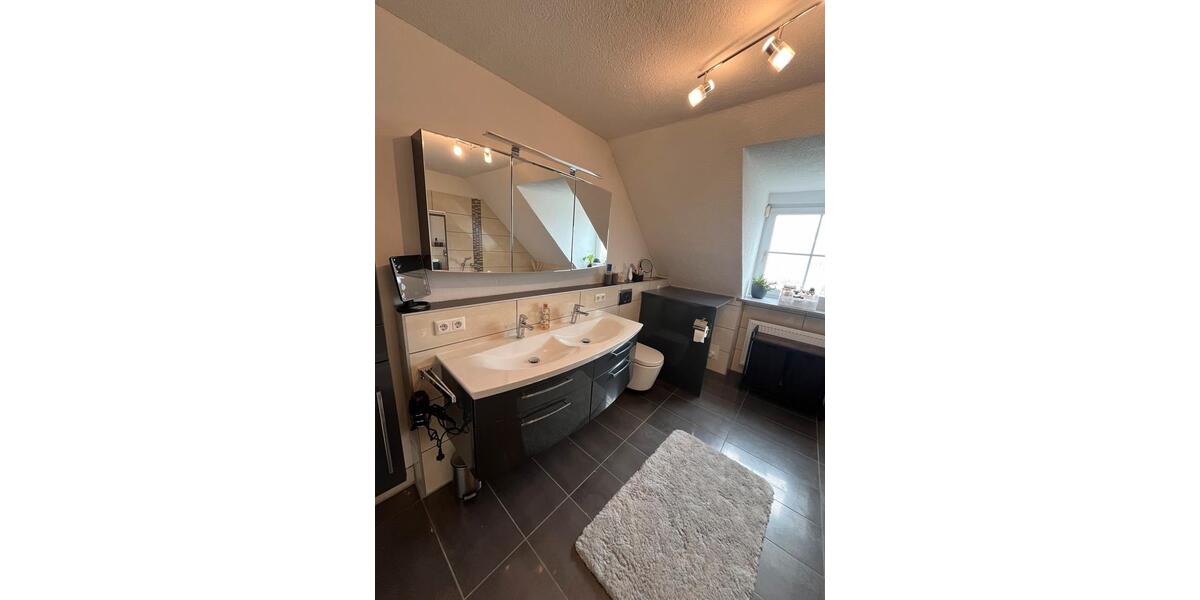 Dachgeschoßwohnung Buttenwiesen - 3.5 Zimmer, 100 m&sup2;, 1.400&euro; | Angebot:26705063