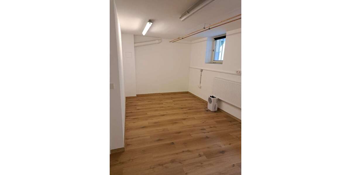 Etagenwohnung Augsburg Innenstadt - 5 Zimmer, 150 m&sup2;, 1.500&euro; | Angebot:27349658