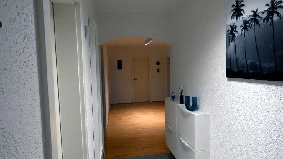 Etagenwohnung Augsburg Oberhausen - 3 Zimmer, 100 m&sup2;, 1.400&euro; | Angebot:26321387