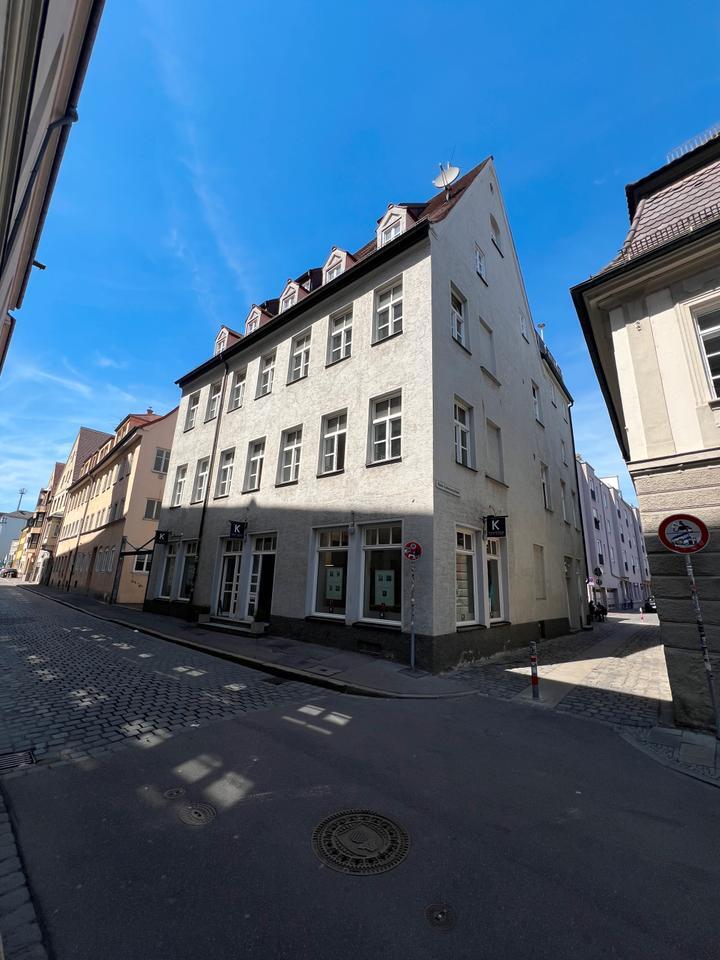 Exklusive 4-Zimmer-Maisonette mit Dachterrasse – Wohnen im Denkmaljuwel der Augsburger Innenstadt