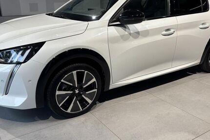 Peugeot 208 43.741 km 15.820 € Augsburg 86179