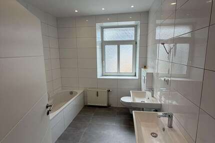Wohnung Augsburg Oberhausen - 3 Zimmer, 81 m&sup2;, 1.100&euro; | Angebot:27362837
