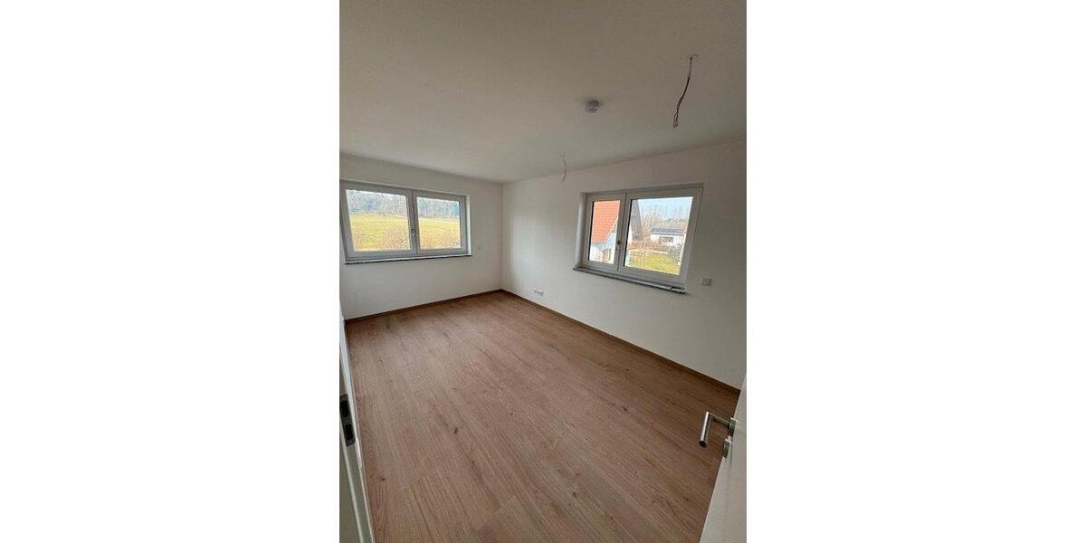 Etagenwohnung Jesenwang - 4 Zimmer, 109 m&sup2;, 1.690&euro; | Angebot:26537151
