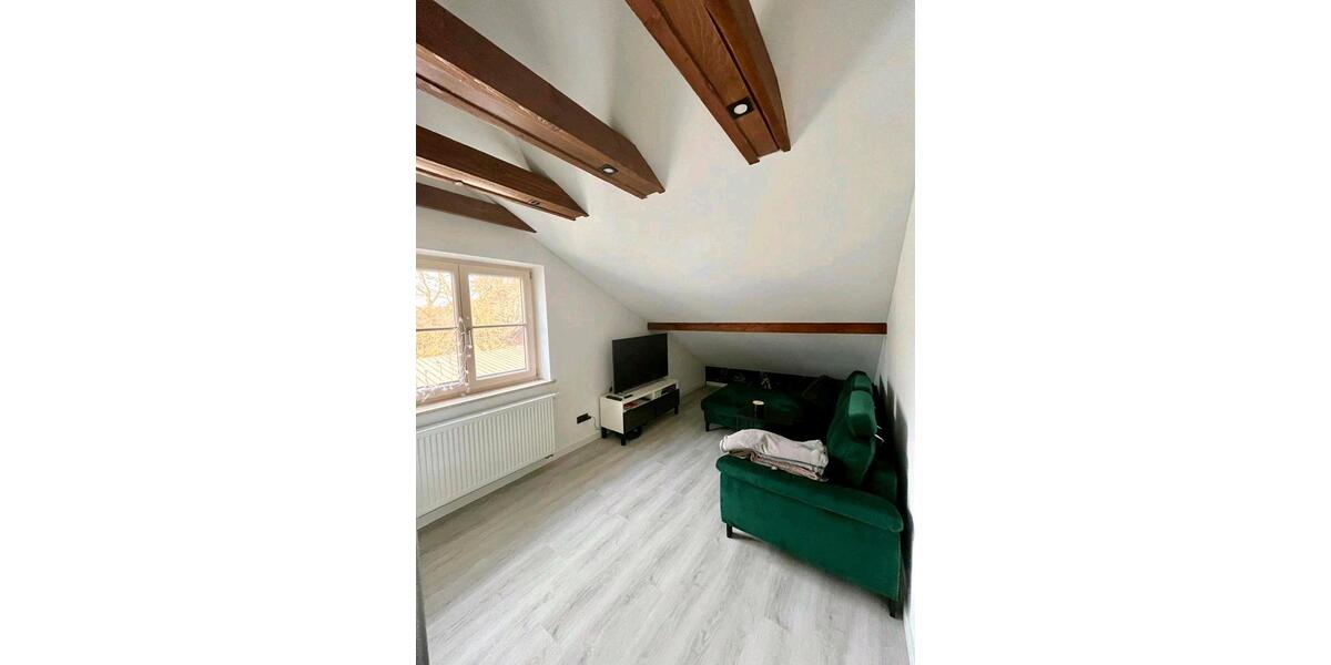 Dachgeschoßwohnung Ustersbach - 4 Zimmer, 112 m&sup2;, 1.350&euro; | Angebot:26704312