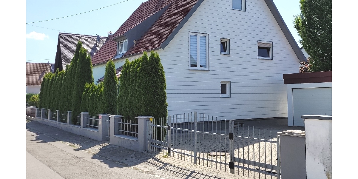 Wohntraum in Augsburg-Bärenkeller Ein- oder Zweifamilienhaus mit Pool - Zweifamilienhaus Augsburg / Bärenkeller Bärenkeller | Angebot:26744968