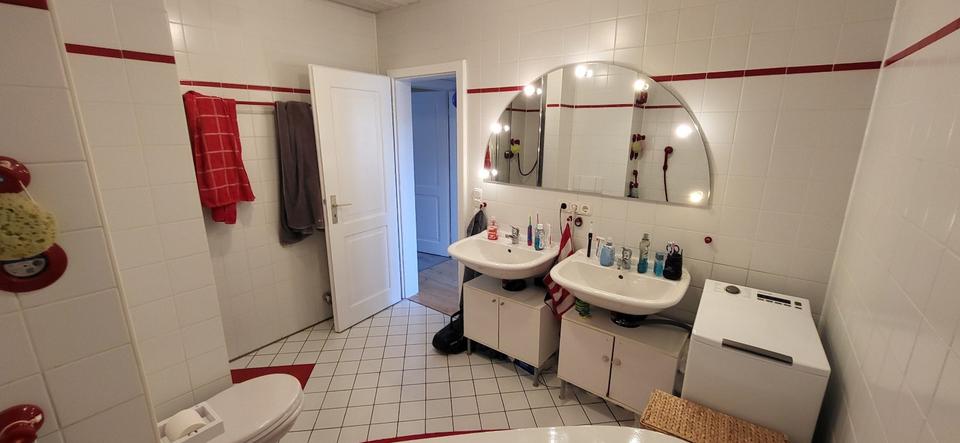 Dachgeschoßwohnung Augsburg Haunstetten-Siebenbrunn - 5 Zimmer, 126 m&sup2;, 420.000&euro; | Angebot:25294820