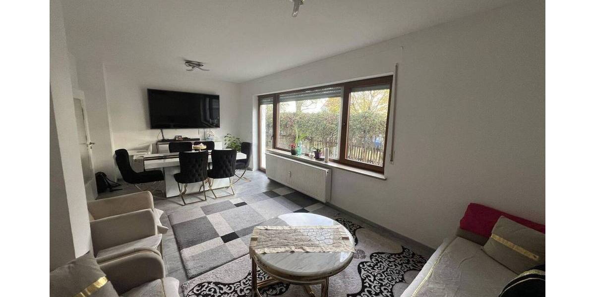 Freistehendes Zweifamilienhaus inkl. 2 Einzelgaragen in Augsburg-Bärenkeller 8 zimmer