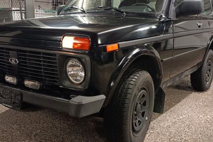 Lada Niva 52.000 km 6.750 &euro; Augsburgg 86157