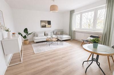 FRISCH RENOVIERT UND GROßZÜGIG - Etagenwohnung Königsbrunn | Angebot:27102535