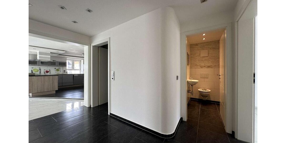 Erdgeschoßwohnung Friedberg - 3 Zimmer, 126 m&sup2;, 1.950&euro; | Angebot:26648210