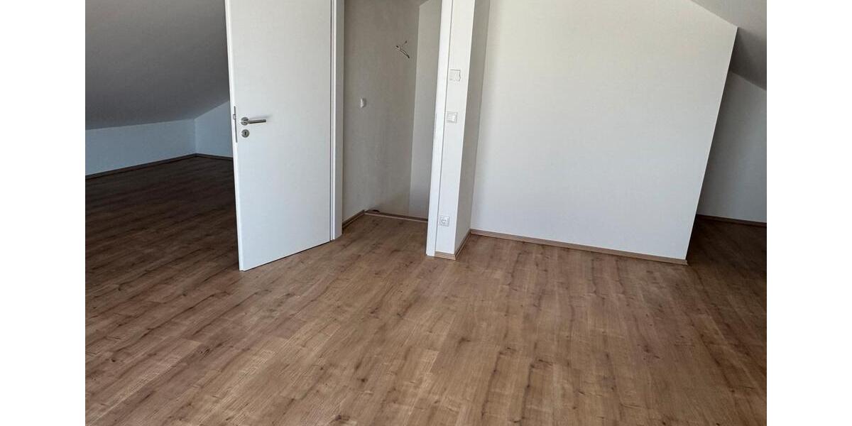 Prov.frei Neubau DHH mit Keller Garage Stellplatz 5 zimmer