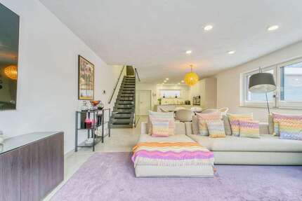 Haus zum Kaufen in Gersthofen 894.000 € 168.5 m² 5 zimmer