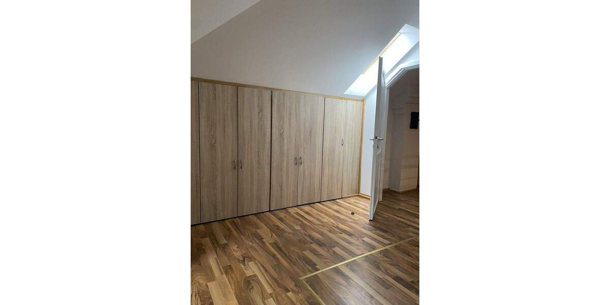 Etagenwohnung Augsburg Göggingen - 6 Zimmer, 177 m&sup2;, 1.920&euro; | Angebot:26048170