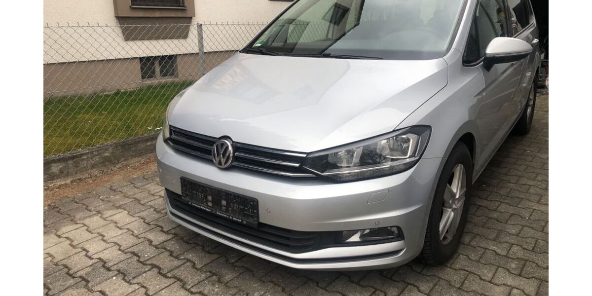 VW Touran 192.000 km 12.800 &euro; Augsburg 86165