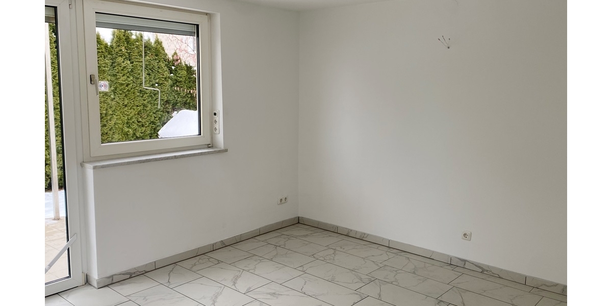 Wohntraum in Augsburg-Bärenkeller Ein- oder Zweifamilienhaus mit Pool - Zweifamilienhaus Augsburg / Bärenkeller Bärenkeller | Angebot:26744968