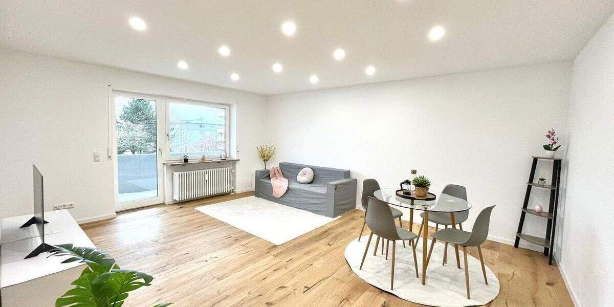 Lichtdurchflutete Traumwohnung: neu renovierte 3 ZKB mit Balkon & TG in Göggingen - sofort frei 3 zimmer