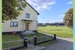Zweifamilienhaus mit großem Garten