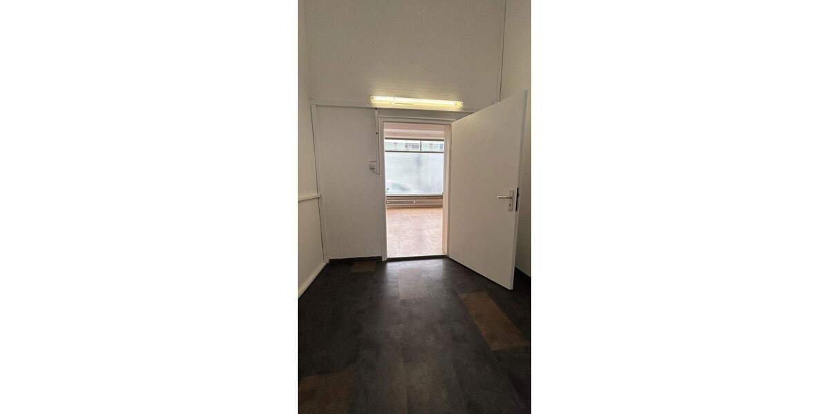 Attraktives & vielseitig nutzb. LadenlokalShowroomBüro m.großem Schaufenster Top-Lage Hochzoll-Süd zimmer