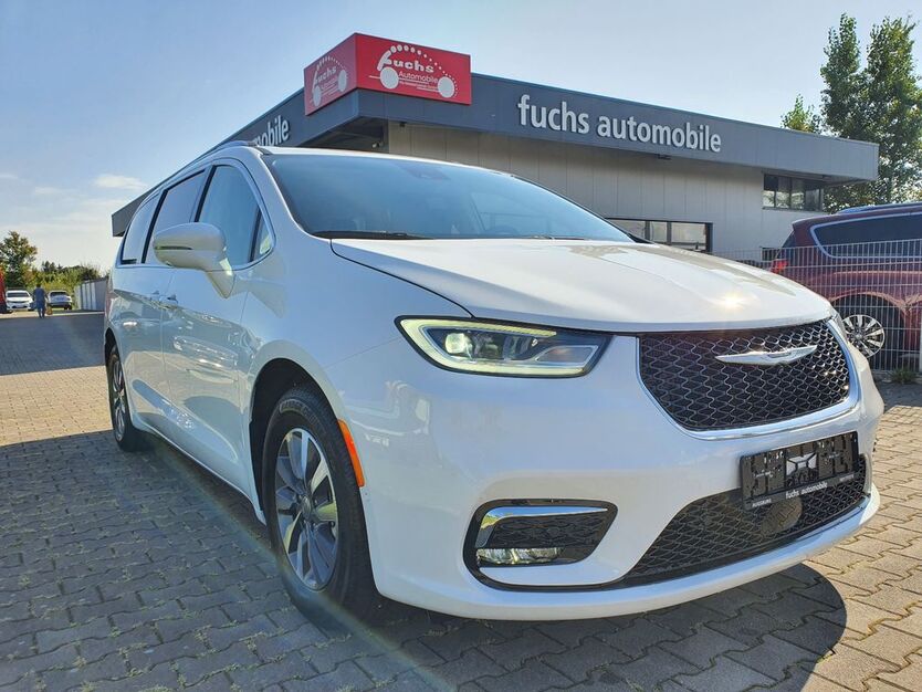Chrysler Pacifica 52.307 km 46.990 € Augsburg 86165