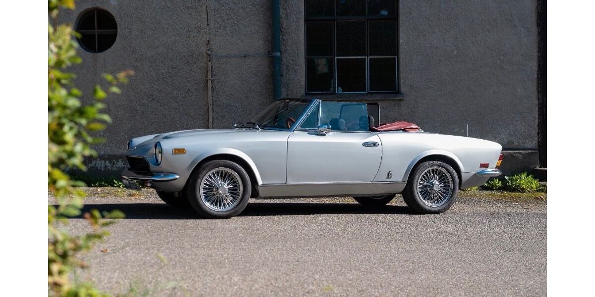 Fiat 124 Spider 135.000 km 17.500 &euro; Mering 86415