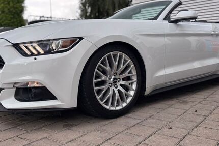 Ford Mustang 94.000 km 18.700 &euro; Königsbrunn 86343