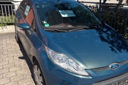 Ford Fiesta 136.000 km 2.750 &euro; Aichach-Sulzbach 86551