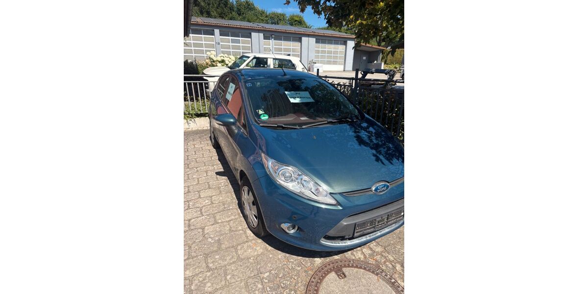 Ford Fiesta 136.000 km 2.750 &euro; Aichach-Sulzbach 86551