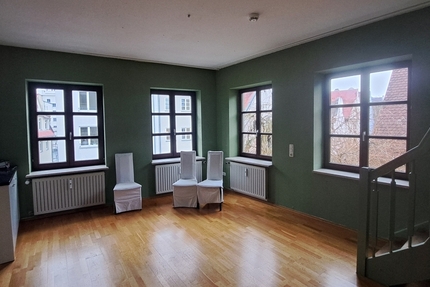 Haus im Haus! Große, denkmalgeschützte Altbauwohnung zum Selbstgestalten in der Augsburger Altstadt - Wohnung Augsburg Innenstadt | Angebot:26773653