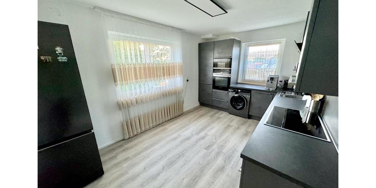 Etagenwohnung Neusäß - 3 Zimmer, 98 m&sup2;, 1.350&euro; | Angebot:25307787