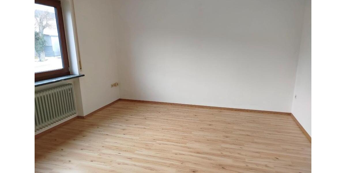 Erdgeschoßwohnung Buttenwiesen - 4 Zimmer, 101 m&sup2;, 900&euro; | Angebot:25875100