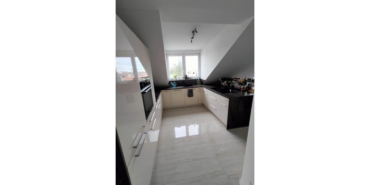 Dachgeschoßwohnung Augsburg Haunstetten-Siebenbrunn - 4 Zimmer, 130 m&sup2;, 1.600&euro; | Angebot:25218981