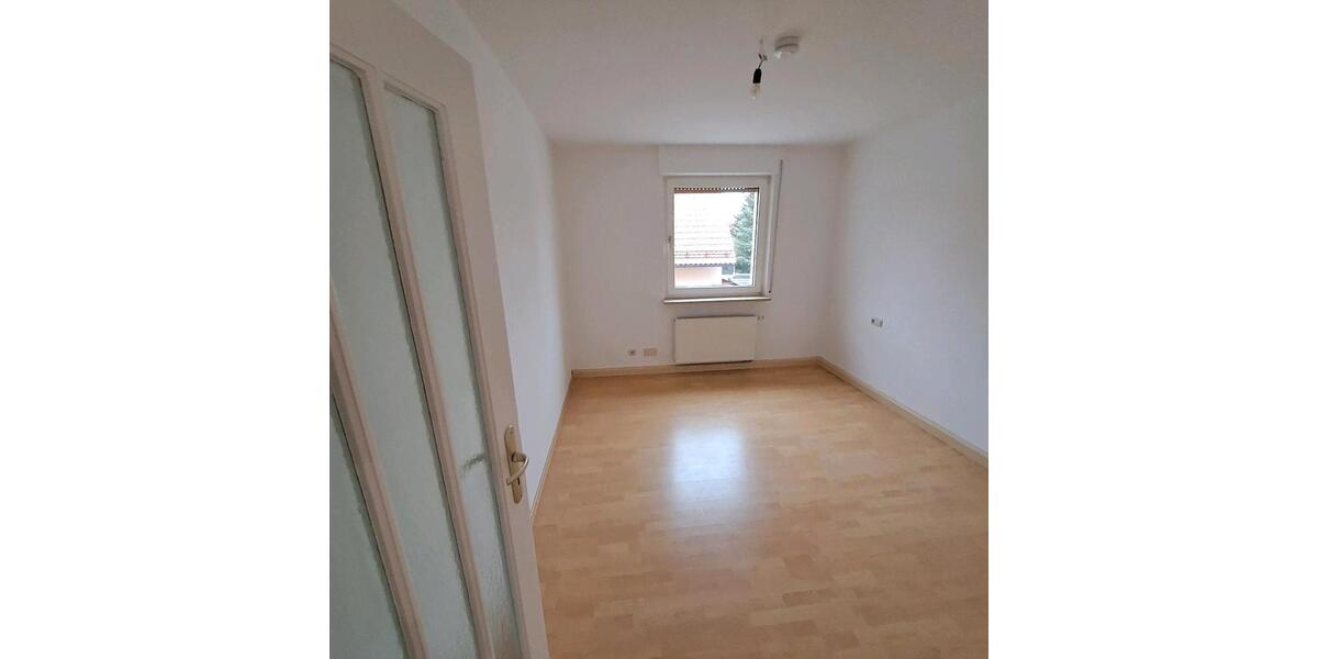 Etagenwohnung Augsburg Lechhausen - 4 Zimmer, 90 m&sup2;, 1.200&euro; | Angebot:26327181