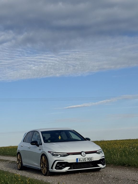 VW Golf 95.000 km 25.000 € Augsburg 86199