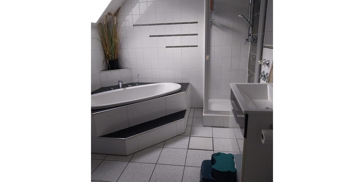 Dachgeschoßwohnung Untermeitingen - 4 Zimmer, 90 m&sup2;, 364.000&euro; | Angebot:25855082