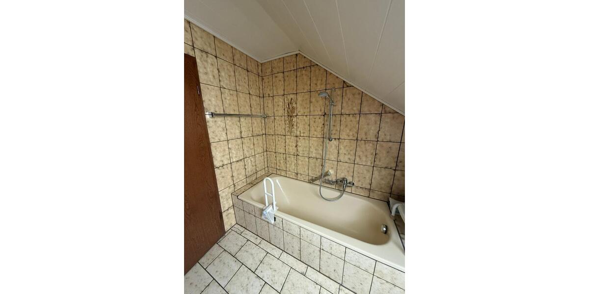 Dachgeschoßwohnung Obergriesbach - 4 Zimmer, 110 m&sup2;, 1.200&euro; | Angebot:25609660