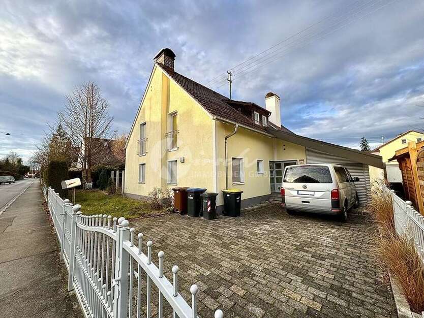 Haus zum Kaufen in Königsbrunn 690.000 € 257 m²