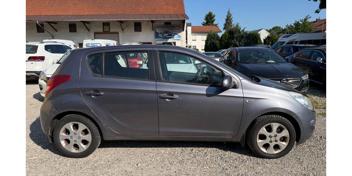 Hyundai i20 114.000 km 2.890 &euro; Mammendorf 82291