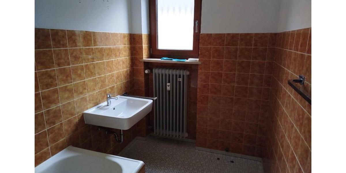 Erdgeschoßwohnung Buttenwiesen - 4 Zimmer, 101 m&sup2;, 900&euro; | Angebot:25875100