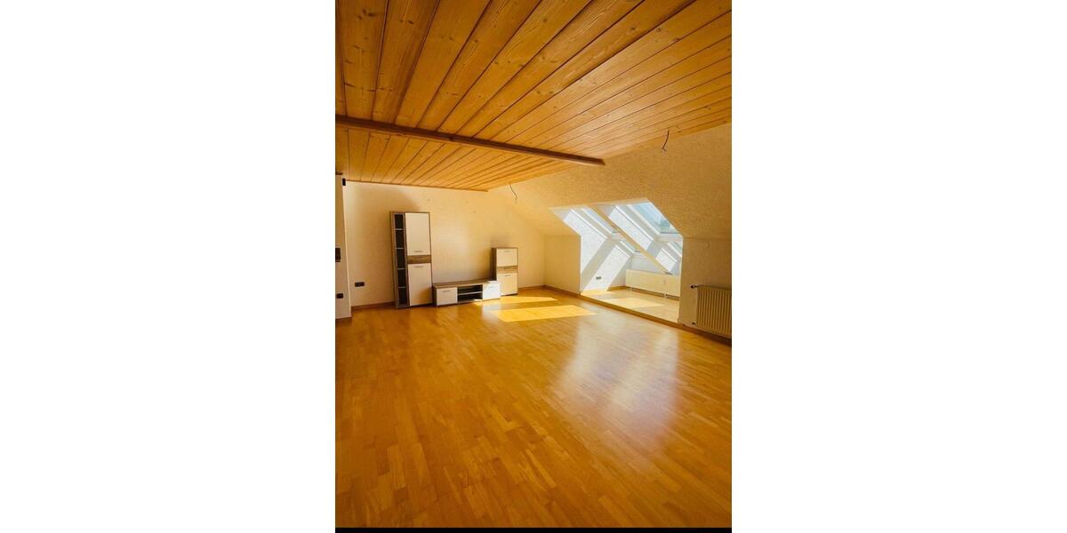 Dachgeschoßwohnung Gersthofen - 5 Zimmer, 111 m&sup2;, 970&euro; | Angebot:26701513