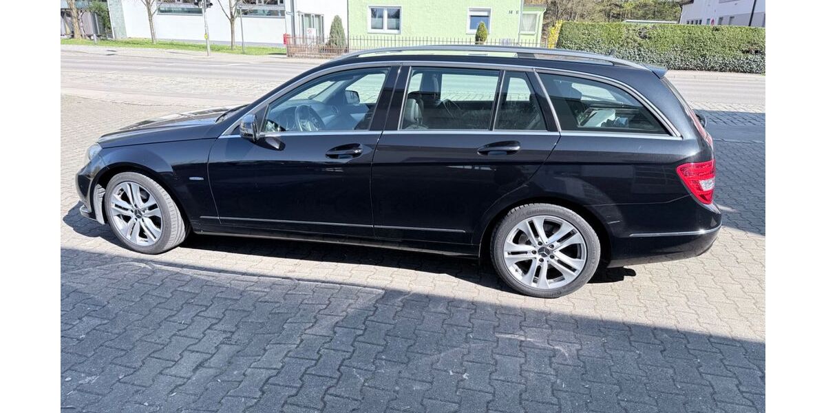 Mercedes-Benz C 220 238.000 km 8.900 &euro; Wehringen 86517