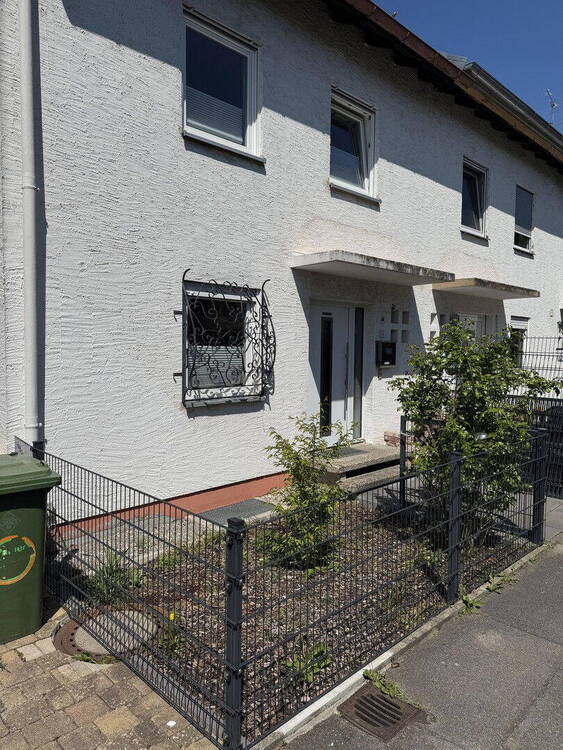 Modernisiertes Reiheneckhaus mit Südterrasse & neuwertiger Küche in Haunstetten Süd