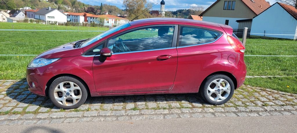Ford Fiesta 100.000 km 3.150 &euro; Welden 86465