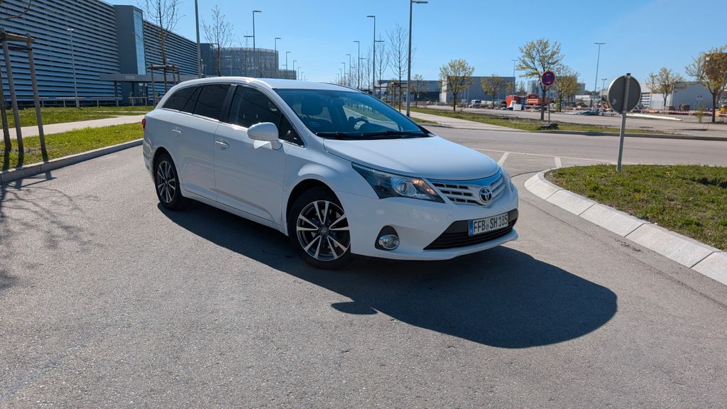 Toyota Avensis 159.000 km 6.490 &euro; Egenhofen 82281