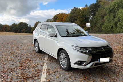 Mitsubishi Plug-in Hybrid Outlander 98.300 km 15.499 &euro; Affing 86444