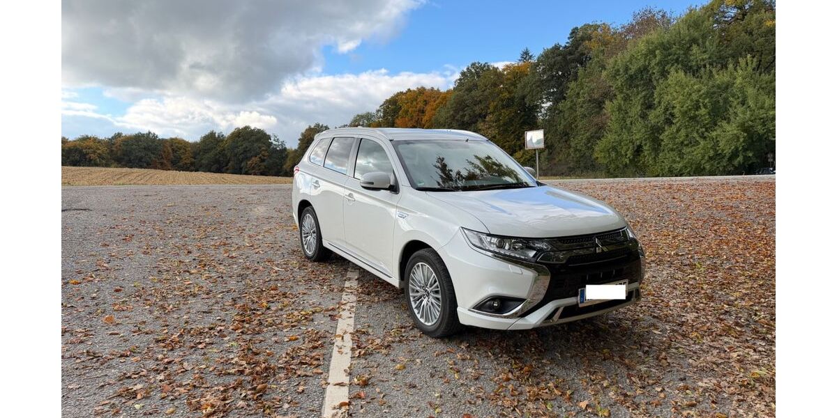 Mitsubishi Plug-in Hybrid Outlander 98.300 km 15.499 &euro; Affing 86444