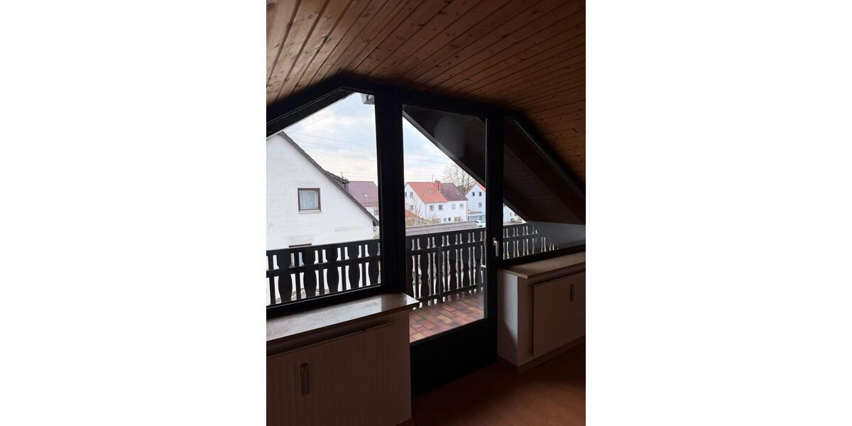 Dachgeschoßwohnung Königsbrunn - 2.5 Zimmer, 55 m&sup2;, 500&euro; | Angebot:25853966