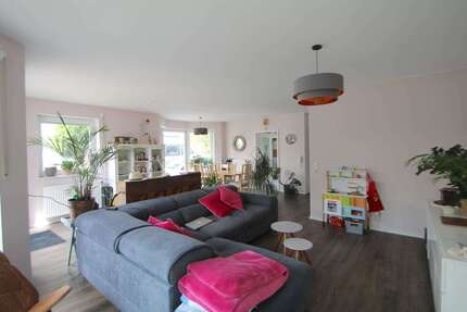 Haus Aystetten - 5 Zimmer, 150 m&sup2;, 2.100&euro; | Angebot:26963909